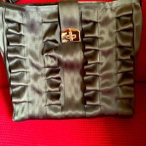 Harveys large black seatbelt purse